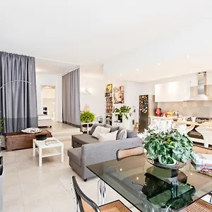 Apartment Luminoso Nuovalucello Apart- Giardino E Parcheggio Privato, Catania